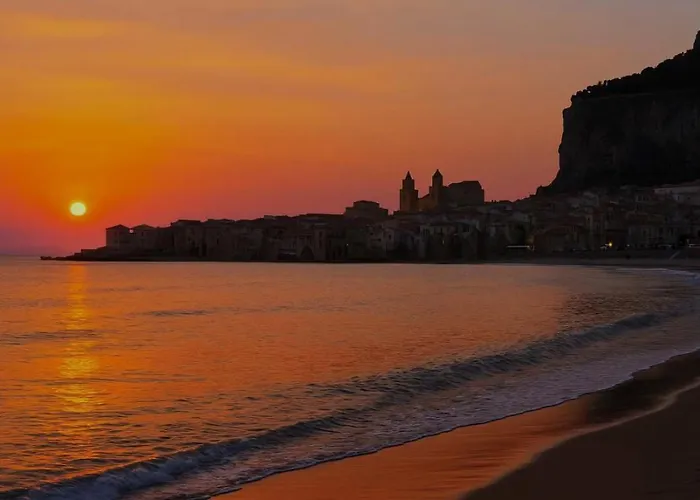 La Piazza E Mia チェファル