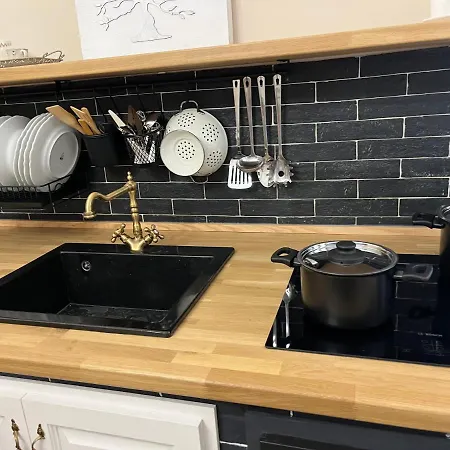 La Piazza E Mia צ'פאלו